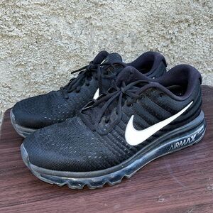 NIKE AIRMAX 2017s - Men’s size 9.5 US (Black)